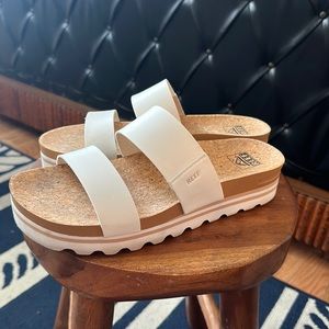 Reef cushion Vista high slide sandals size 9